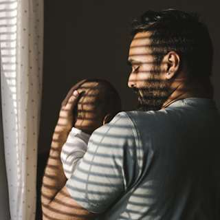 Big firms embrace paternal leave, small businesses lag