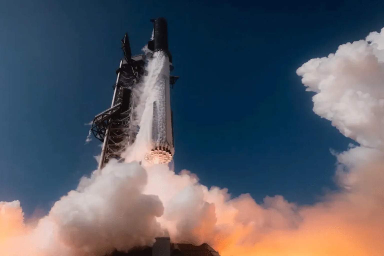 SpaceX lanza Starship en su 13.° vuelo de prueba tras varios retrasos