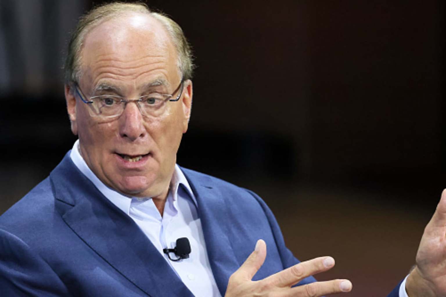 BlackRock advises funding Bitcoin with equities, not bonds
