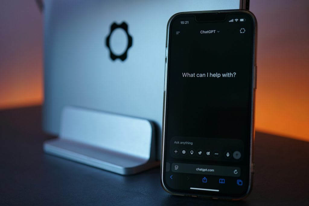 OpenAI澄清：ChatGPT广告仅限美国，隐私政策更新引猜测