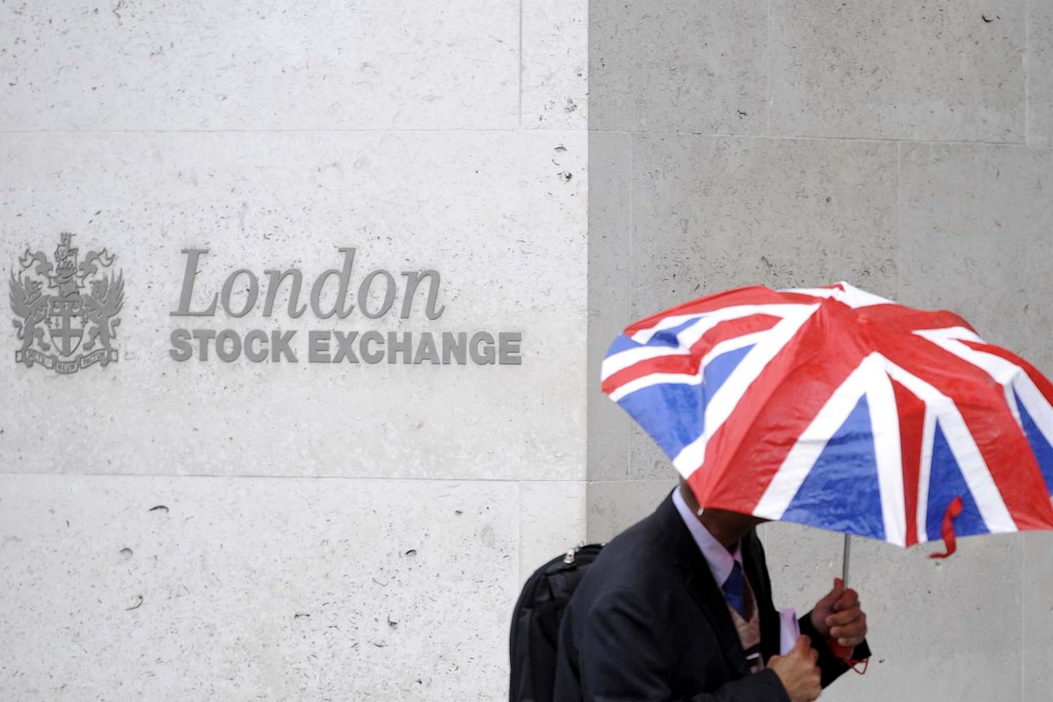 FTSE 100 slides as Iran tensions and tech rout hit markets