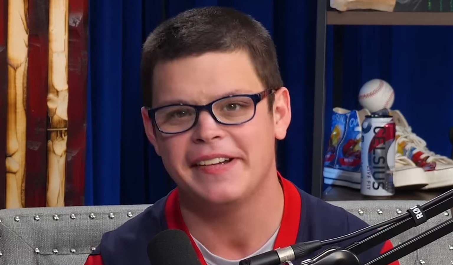 nickiswift.com