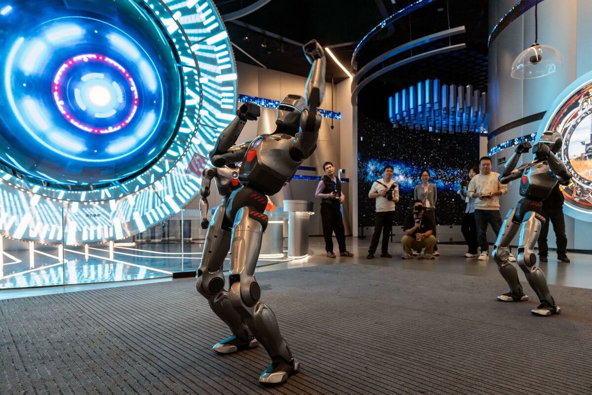 중국, 휴머노이드 로봇 산업의 거품 위험 경고