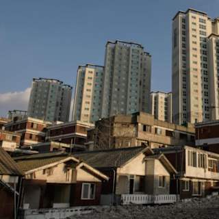 Foreign buyers surge in Seoul's luxury real estate market