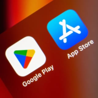 Senators reintroduce bill targeting Apple, Google app stores