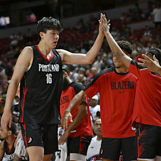 NBA rookies shine in Summer League debuts