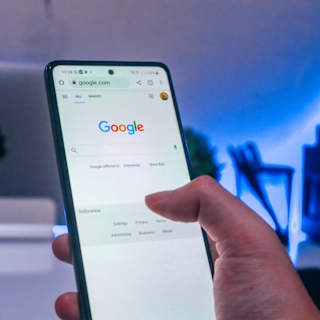 Google denies Apple's claims of declining search traffic