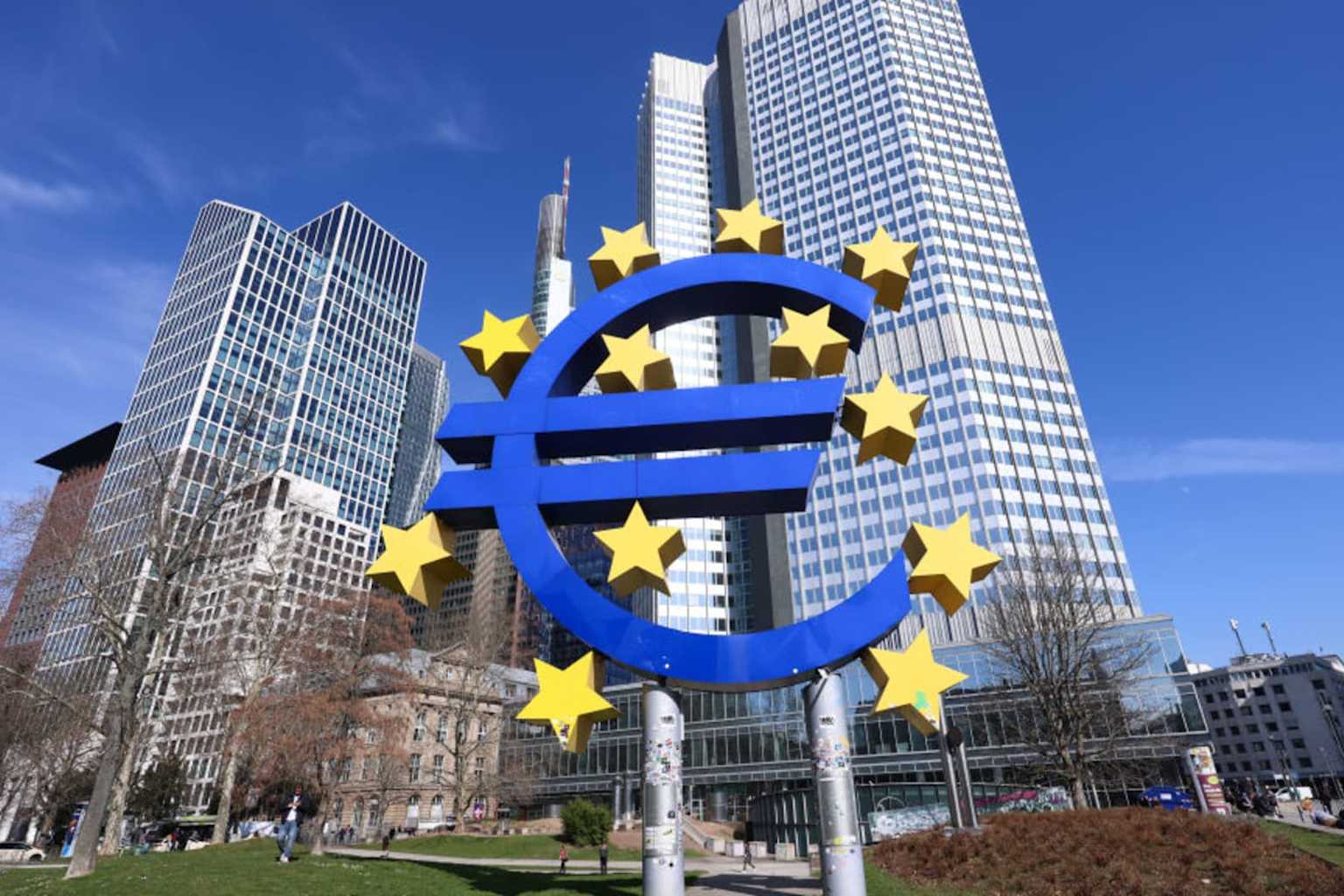Eurozone producer prices swing to inflation, bolstering ECB rate hike case