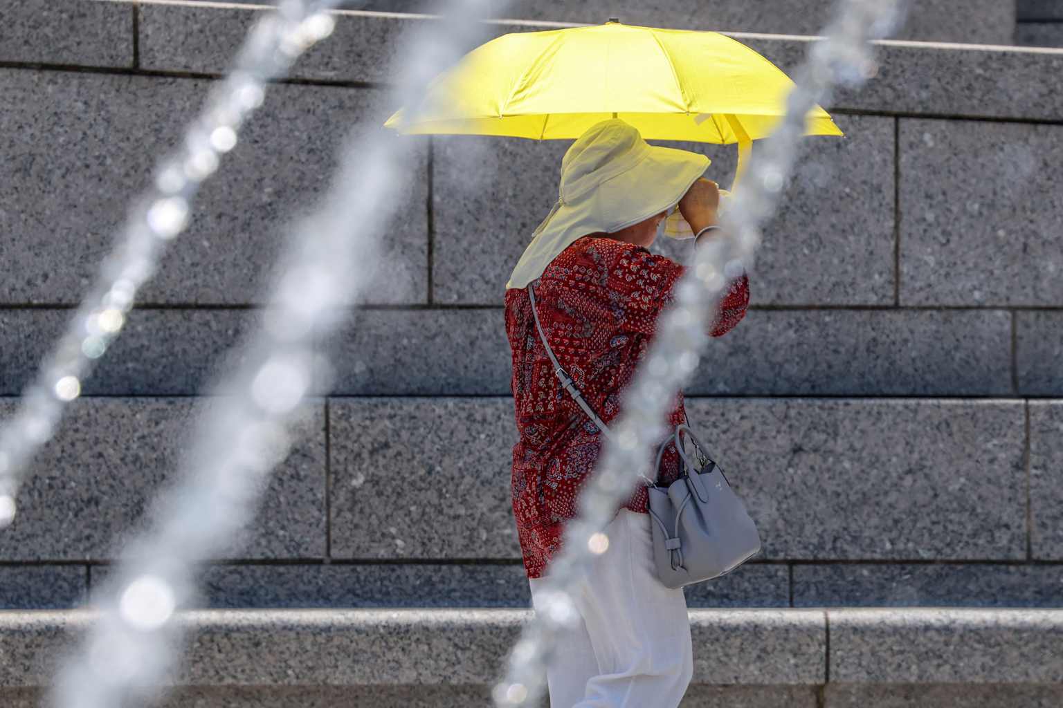 US cities face record high temperatures on worst day of heat ...