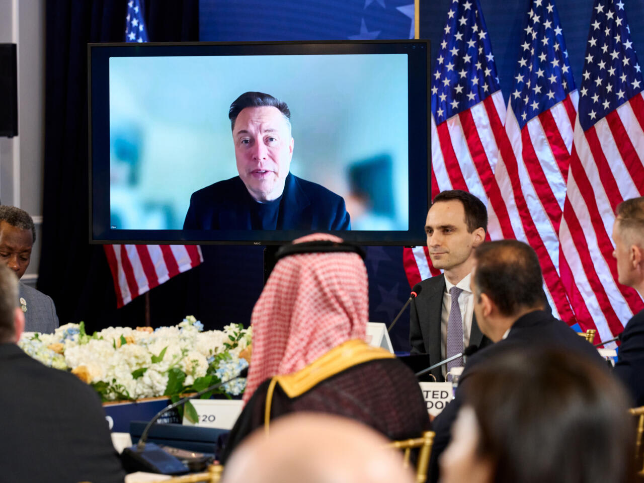 Musk y Zuckerberg instan al G20 a construir más centros de datos de IA