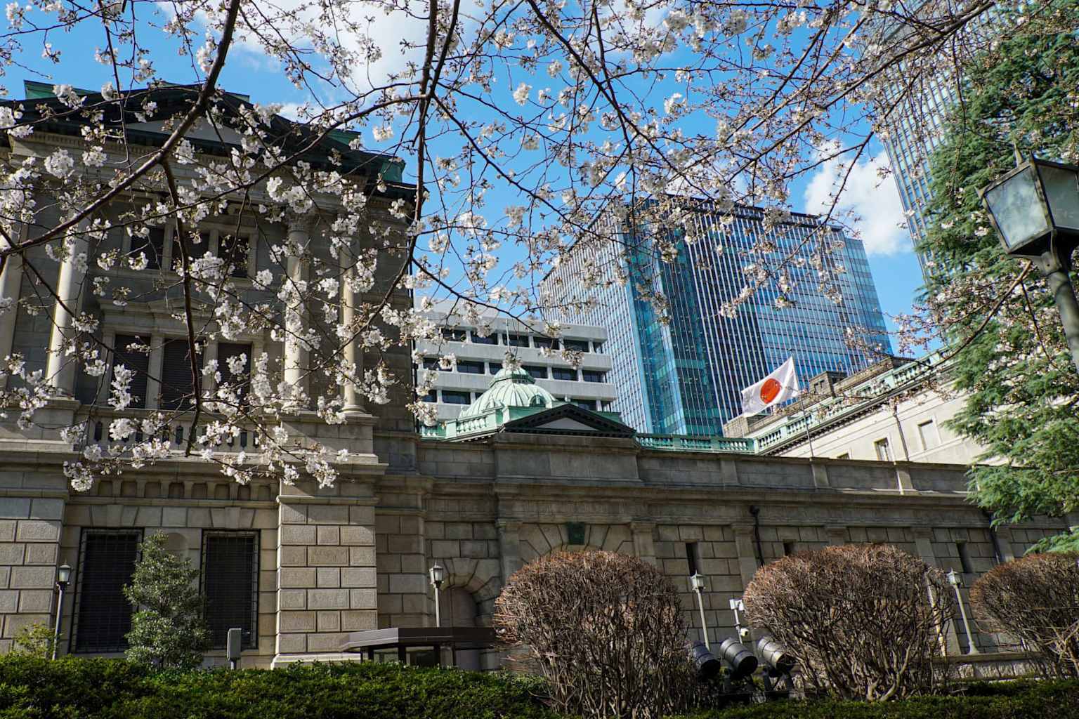 Riksbank, BOJ hold rates as Iran war fuels inflation fears