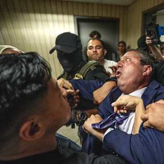NYC mayoral candidate Brad Lander arrested by federal agents at immigration court