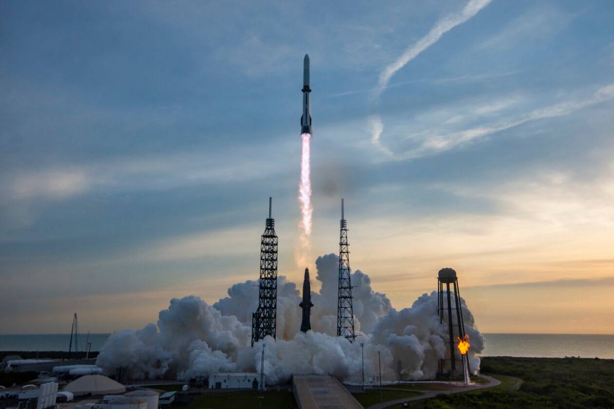 Blue Origin New Glenn rocket aerospace deeptech funding