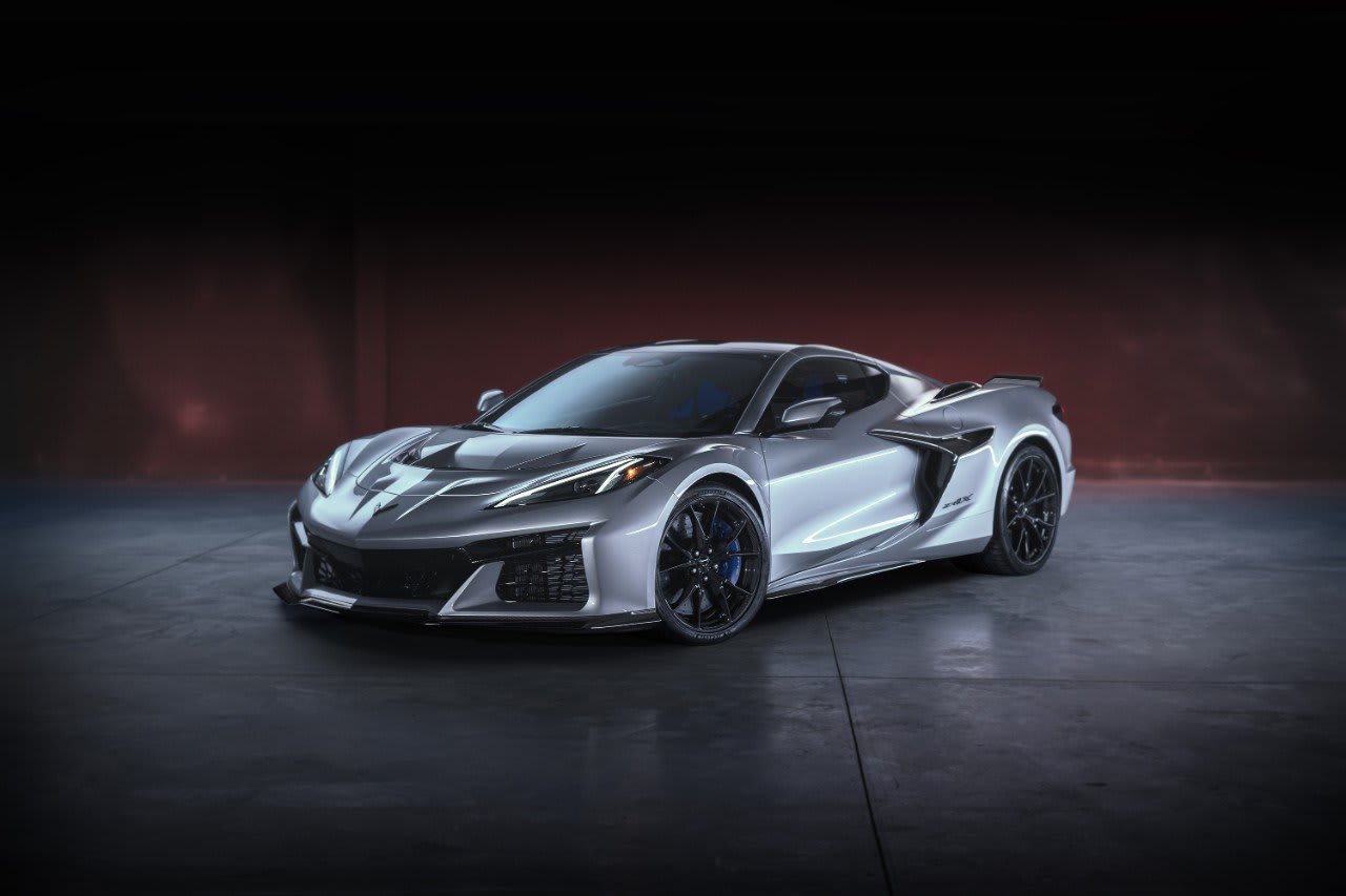 2026 Chevrolet Corvette ZR1X debuts: 1250 hp Hybrid AWD ...