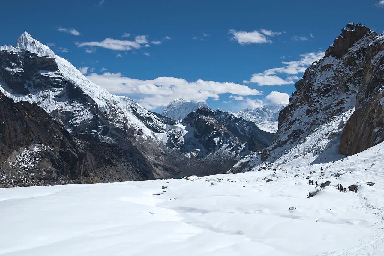 Científicos chinos vinculan la mortal inundación de Nepal con el retroceso glaciar impulsado por el cambio climático