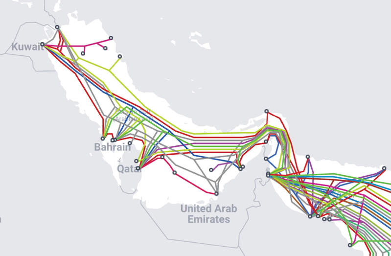 La Guardia Revolucionaria de Irán amenaza los cables de internet de Ormuz