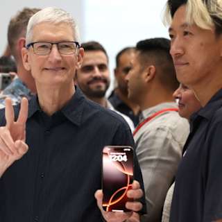 Apple eyes Anthropic to power Siri overhaul by 2026
