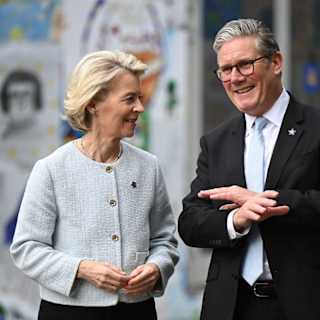 Starmer hosts UK-EU summit for post-Brexit partnership talks