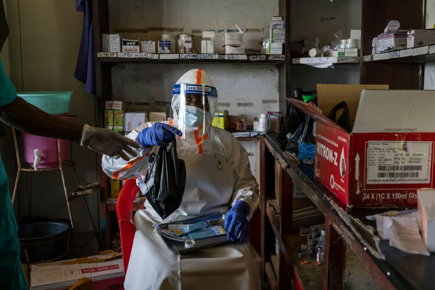 埃博拉抗病毒药首次临床试验在刚果启动