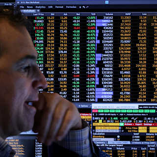 US stocks surge amid hopes of easing US-China trade tensions