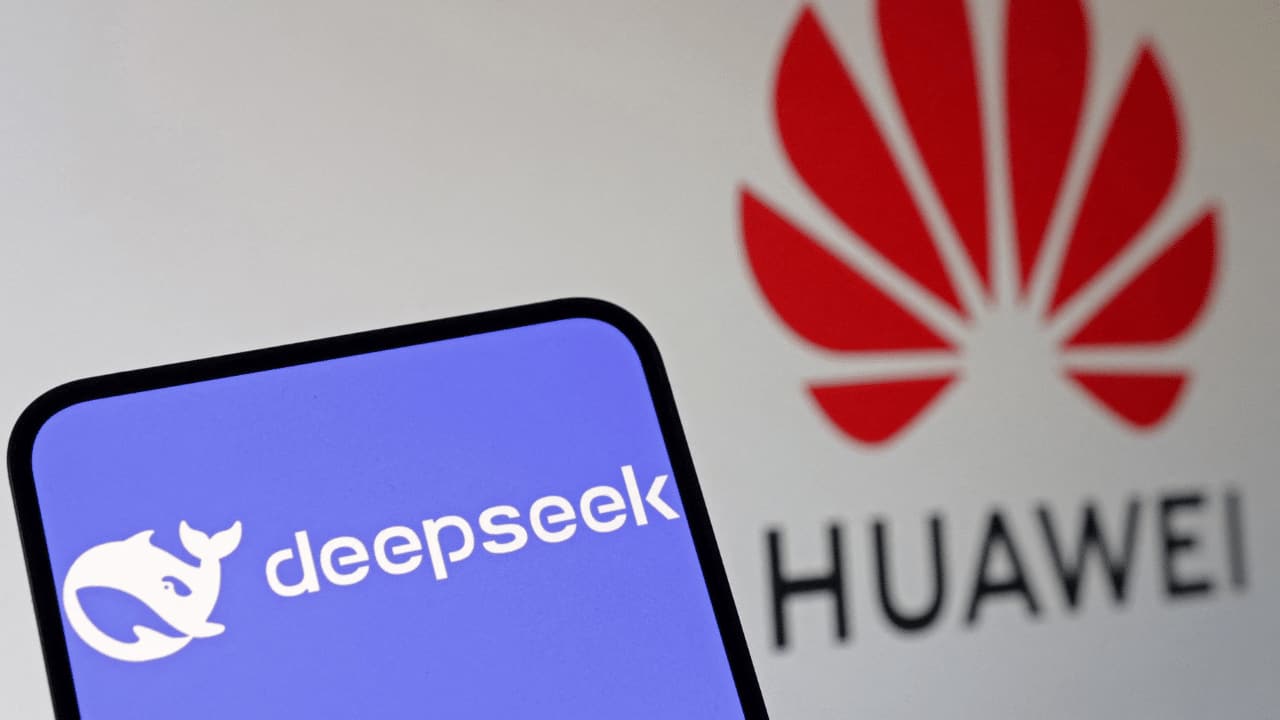 DeepSeek publica como código abierto un kit de herramientas para chips de Huawei que rivaliza con CUDA de Nvidia