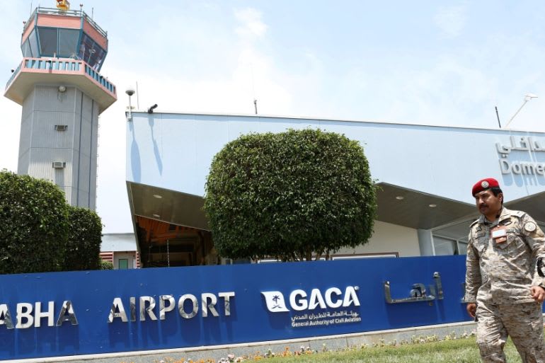 Hutíes reclaman ataques con drones contra aeropuerto saudí y planta de Aramco