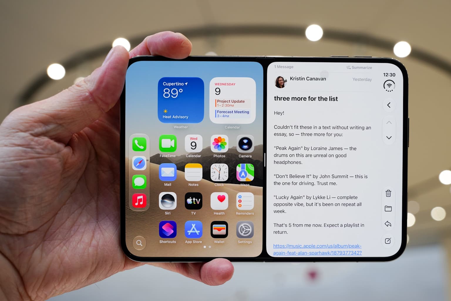 El iPhone Duo plegable de Apple recibe elogios y escrutinio en las primeras reseñas