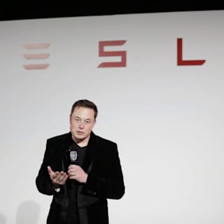 Musk leaves White House role amid business struggles