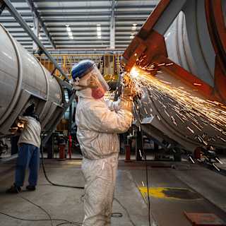 China's industrial profits plunge 9.1% in May