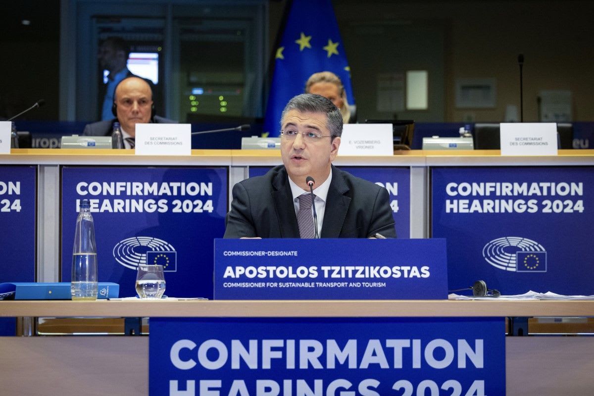 EU rules airlines must compensate passengers despite jet fuel crisis
