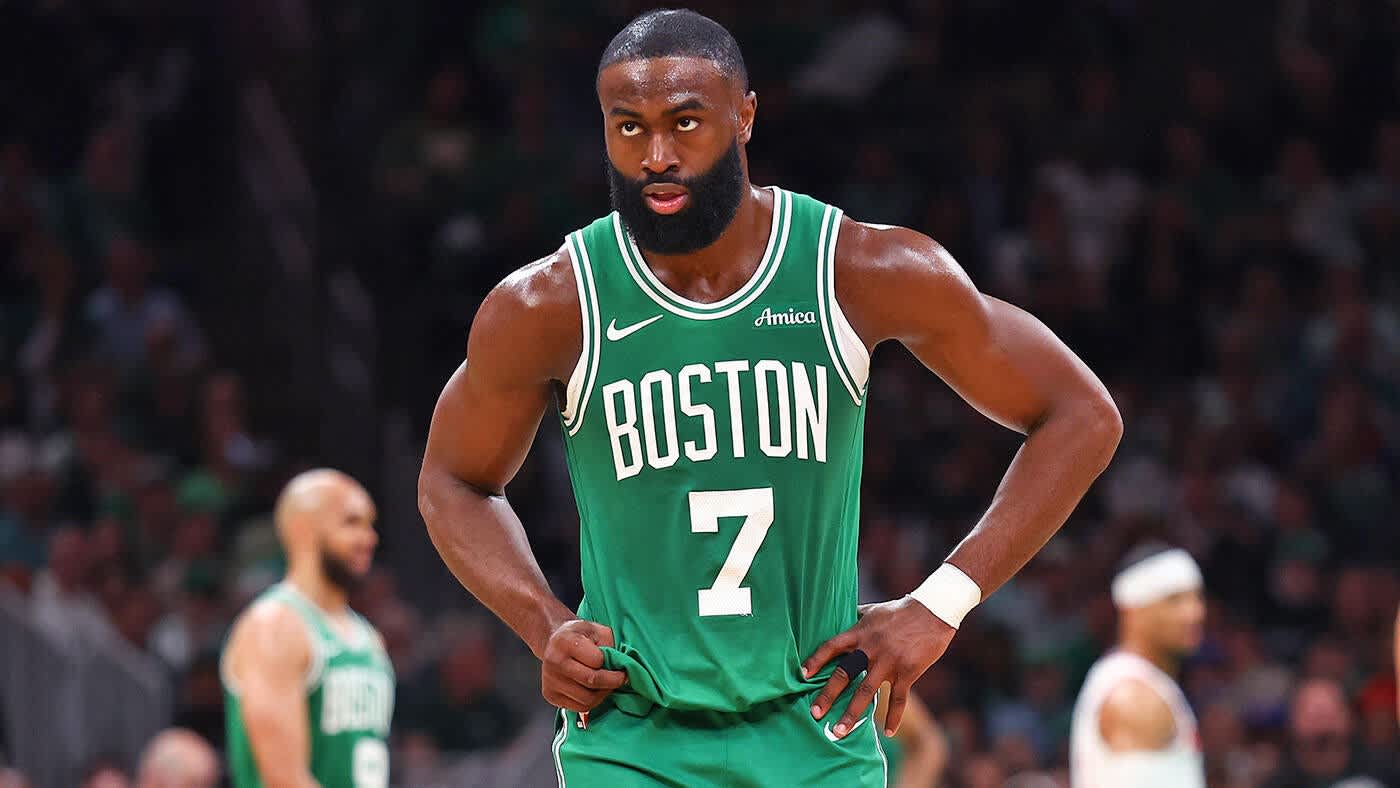Celtics' Jaylen Brown undergoes knee surgery, expected to be ...