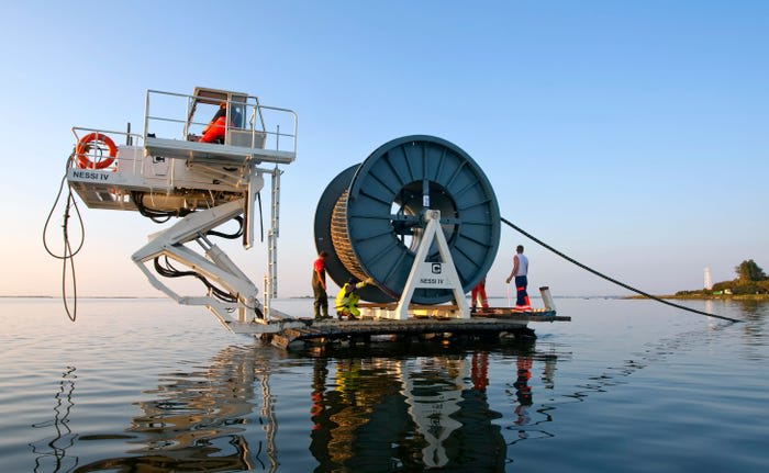 Meta presenta Petal, su primer cable submarino con capacidad de petabit