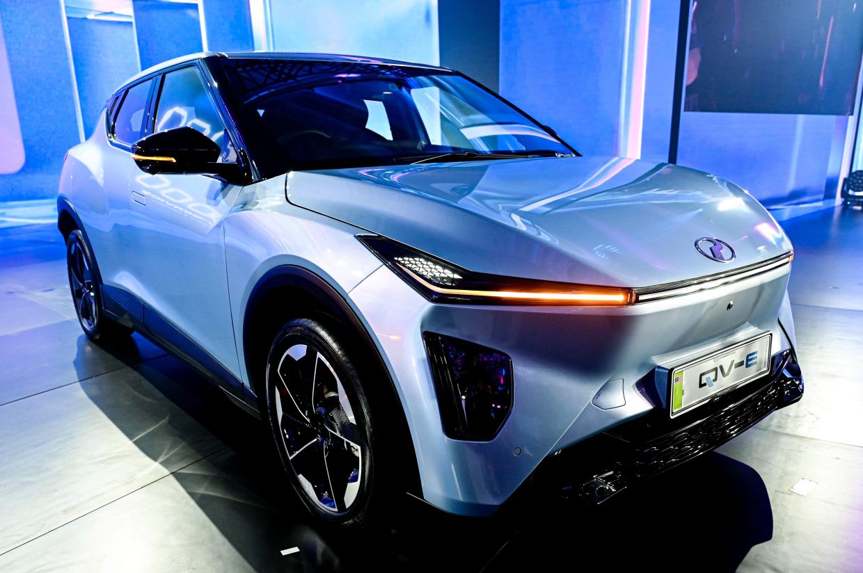 Thủ tướng Anwar Ibrahim ra mắt mẫu Perodua QV-E tại Kuala Lumpur