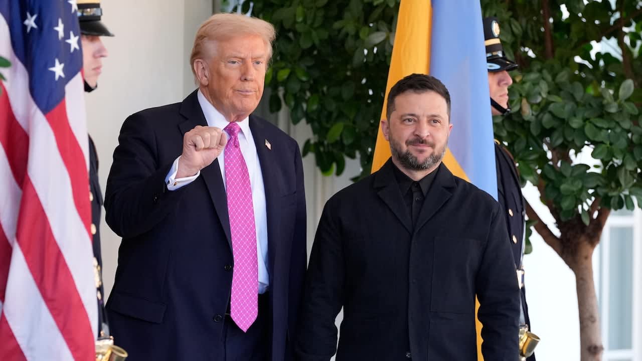 Zelenski habla con los enviados de Trump sobre una nueva reunión de paz