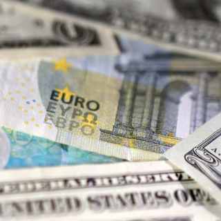 Central banks flee dollar for gold amid Trump trade fears