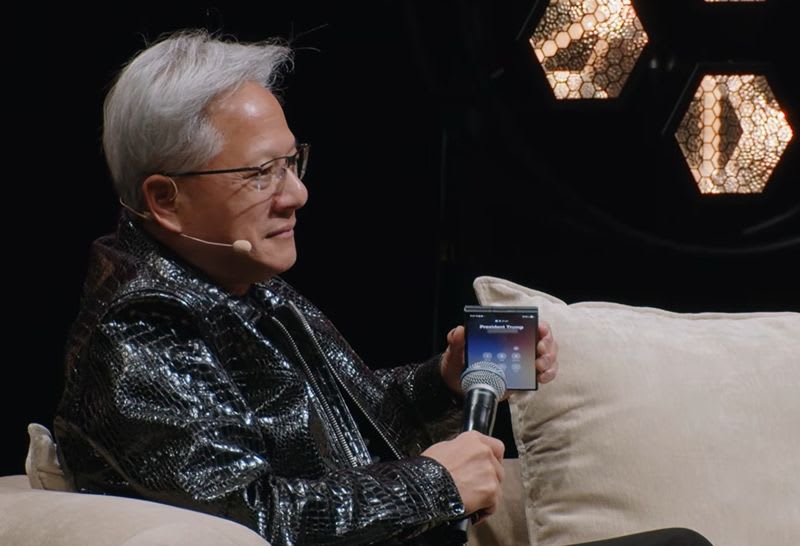 Huang, de Nvidia, tilda de "irresponsables" las advertencias apocalípticas de Hinton sobre la IA