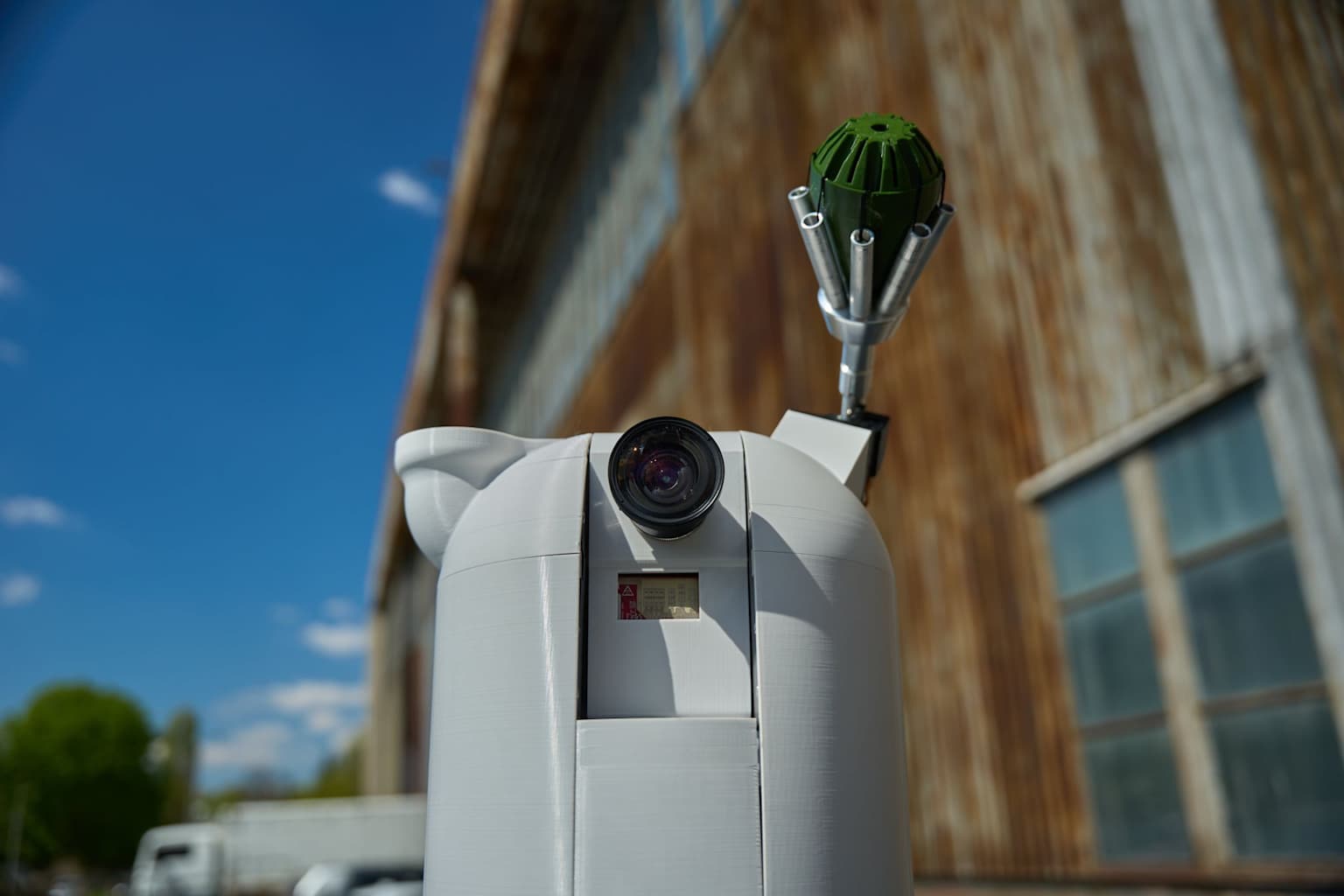 Ukraine deploys AI turret to shoot down fiber-optic drones