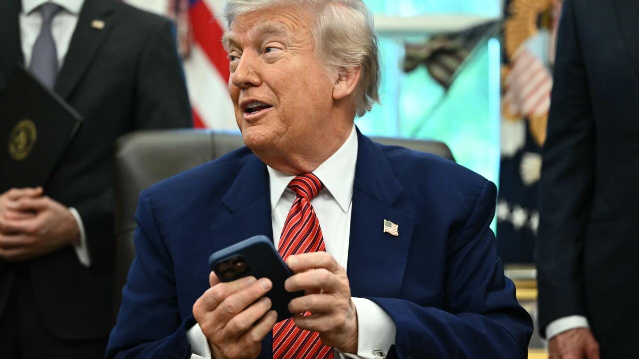 Trump fires new 50% tariff threat at EU, targets smartphones