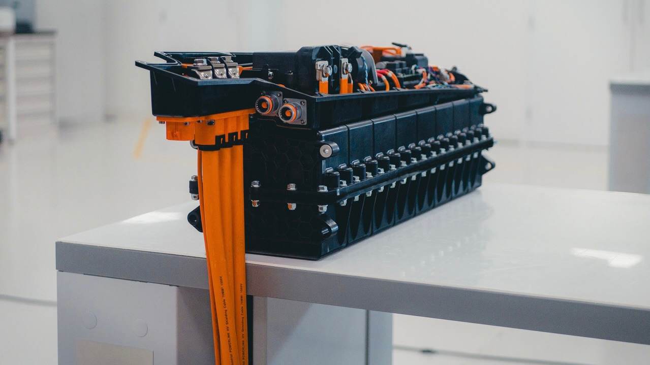 This EV battery fully recharges in just 18 seconds — and it ...