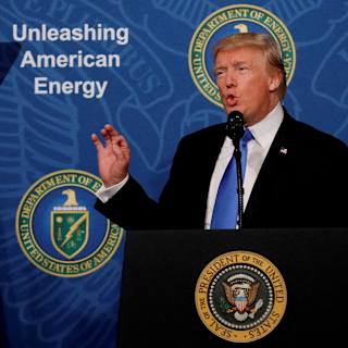 Trump aide wants energy loans for oil, gas over renewables