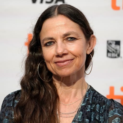 The Life of Actress & Filmmaker Justine Bateman