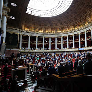 France slashes €4.7B more in spending to hit deficit target