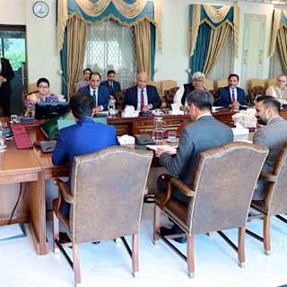 Pakistan PM meets tech giants to boost digital economy