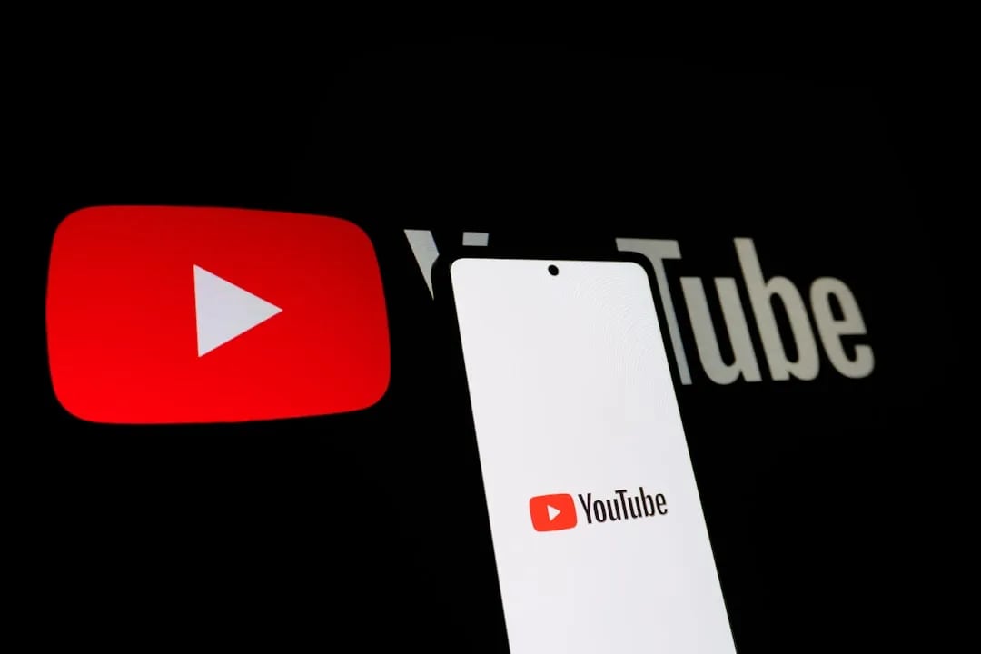 Các nền tảng mạng xã hội YouTube Meta TikTok triển khai tính năng Custom Feeds tùy chỉnh thuật toán bằng ngôn ngữ tự nhiên