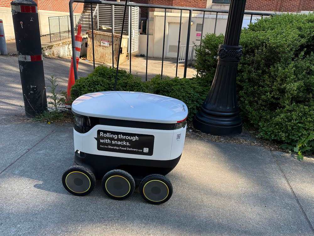 Serve Robotics PALI