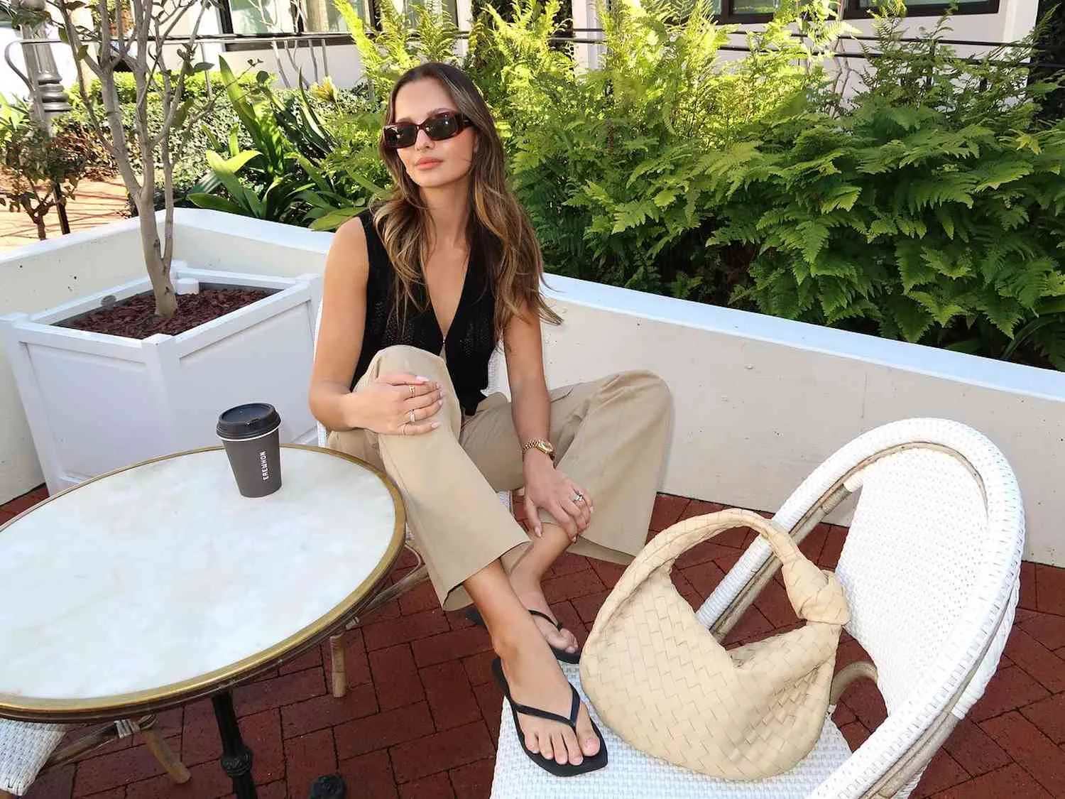 Neutral flip flops outfit inspiration