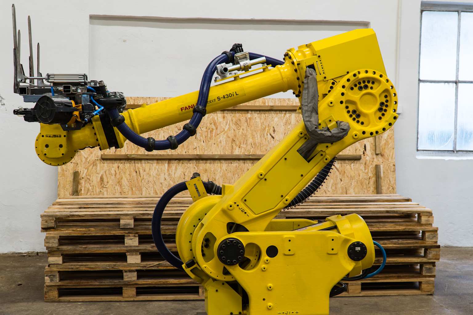 FANUC M-2000iA