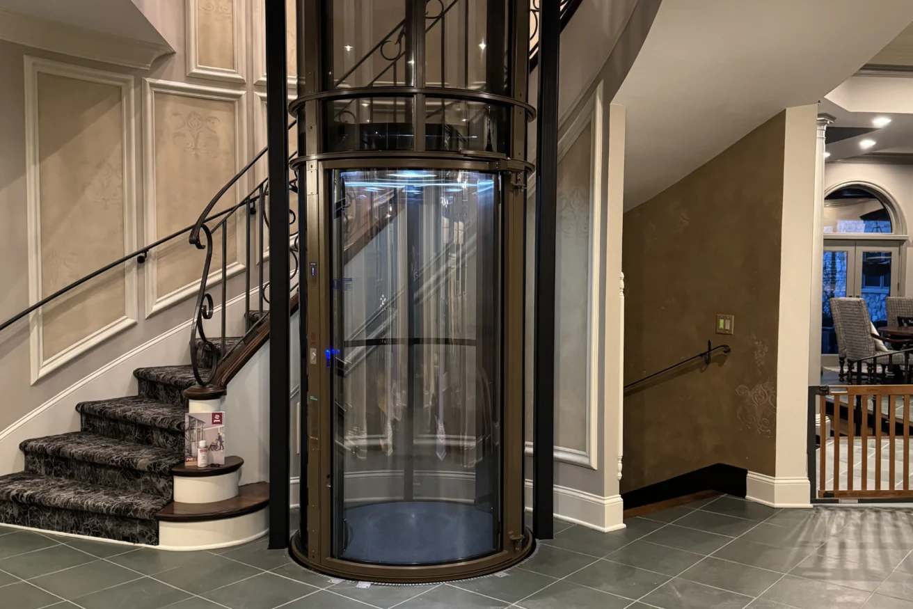 Residential vacuum elevator