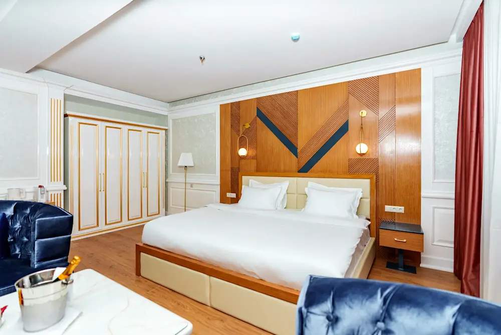 Парк Шафран — номер Роял