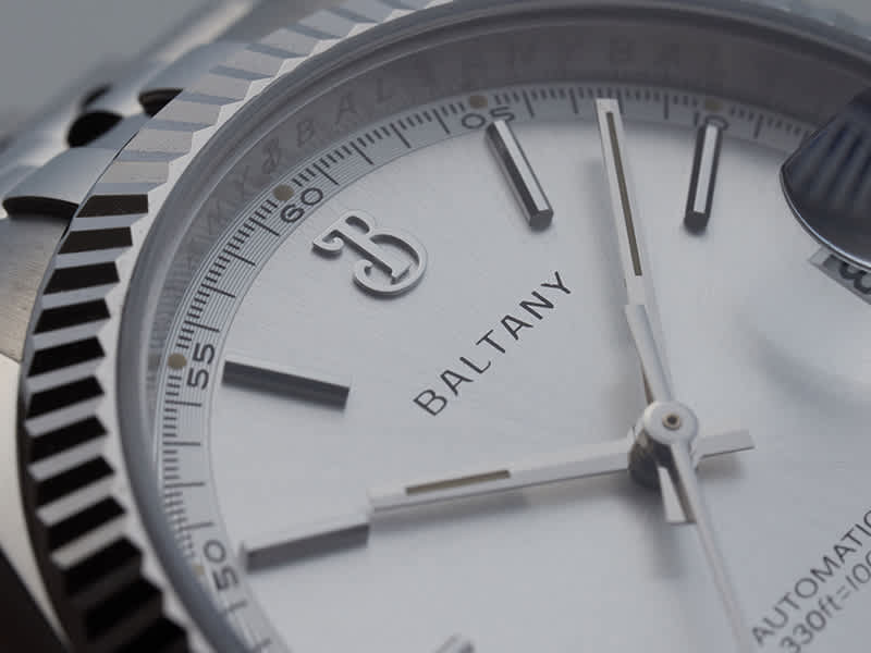 Classic watch display third view